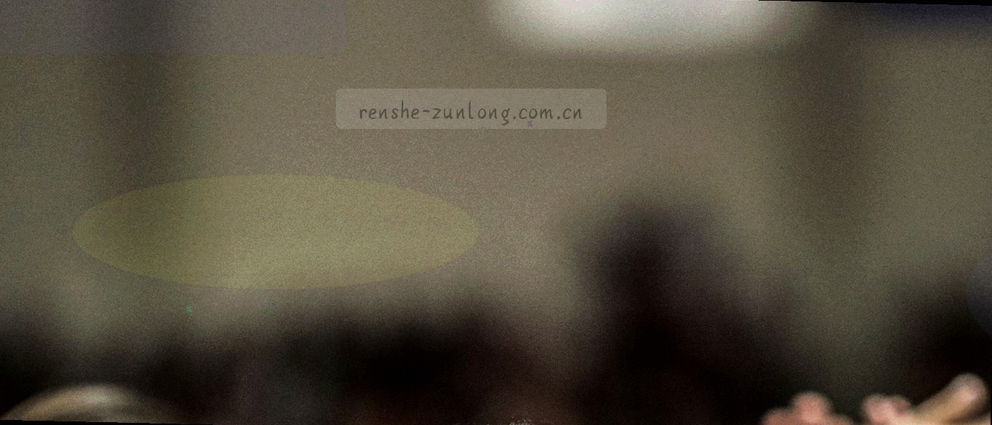 深靛蓝背景上的分层几何纹理，铜金细线在半透明方块之间穿插，没有文字